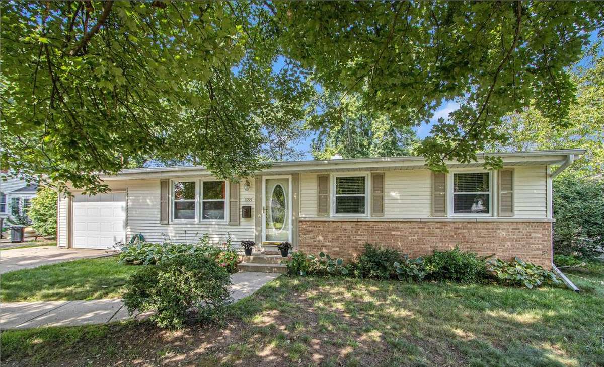 Reverse mortgage in Battle Creek, MI: a typical single-level home, about 1350 sq ft, built around 1956